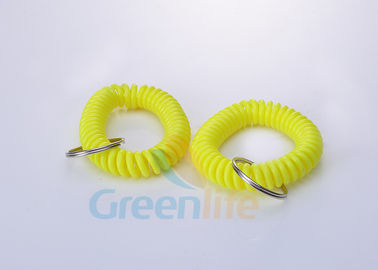 Identificazione a spirale di plastica gialla luminosa 12 Chian cm di Keychain del braccialetto del cavo di Flexbile